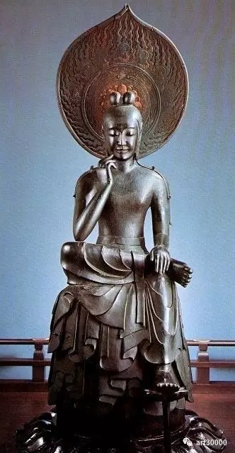 通常被视为弥勒佛(maitreya,即佛陀的继任者(the future buddha)